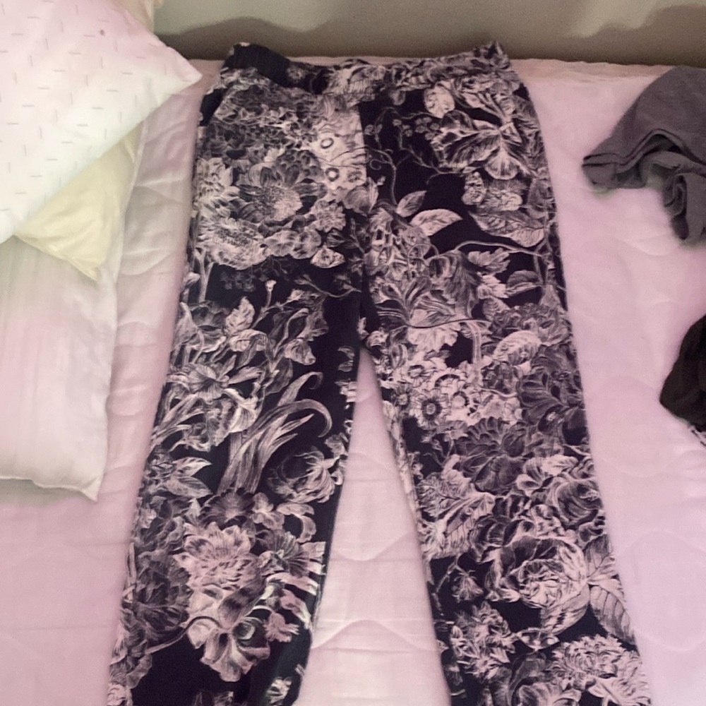 Grey and white Ann Taylor LOFT small pants